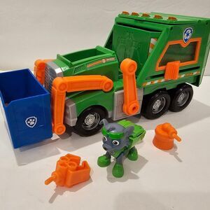 PAW Patrol Rocky's Reuse It Deluxe Garbage Trash Recycle Truck Toy Green